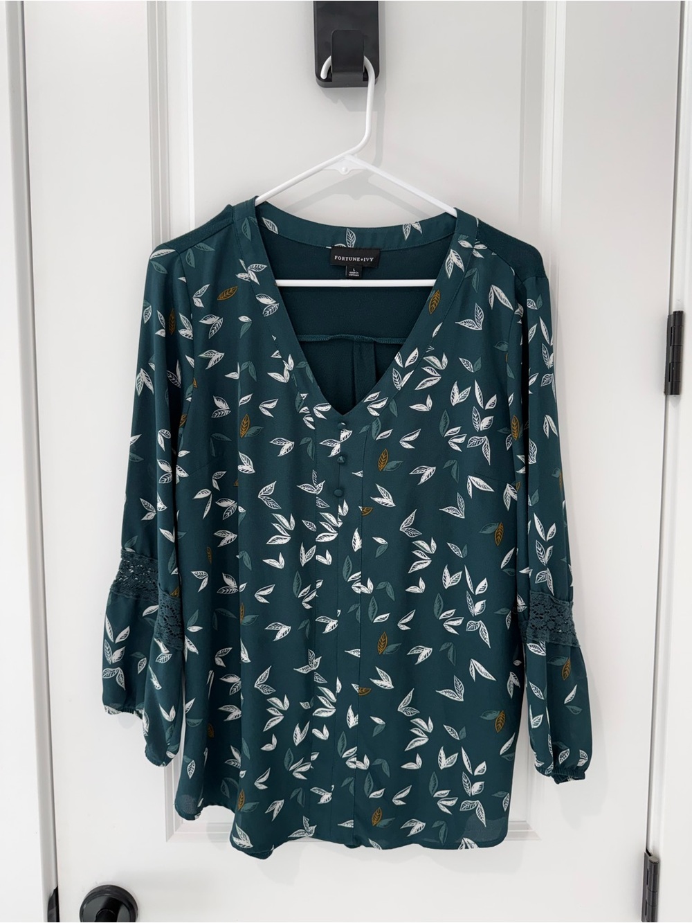 Women’s Teal Leaf-Print V-Neck Blouse by Portman & Ivy